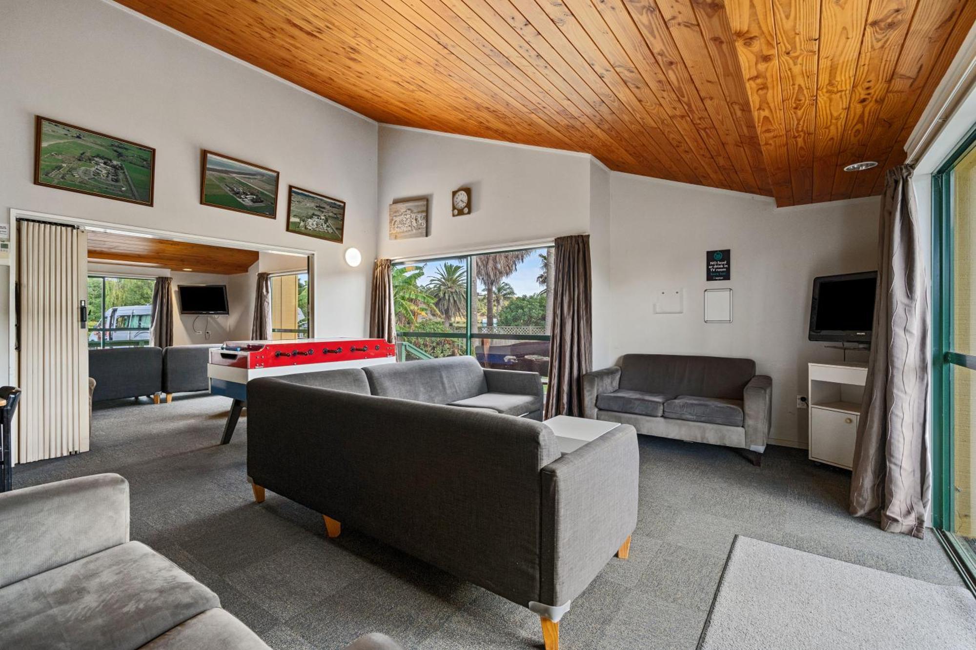 Tasman Holiday Parks - Миранда Екстериор снимка